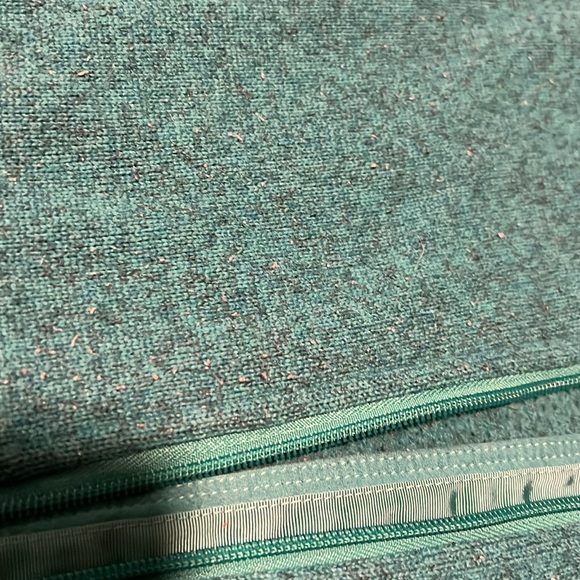 Patagonia small women’s sweater jacket - Picture 3 of 3